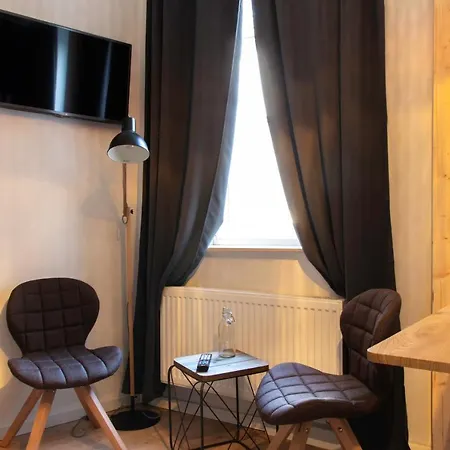 Nuerburgring Industrial Design House, Grosser Garten, Bbq Lejlighed