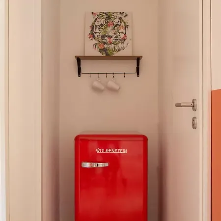 Nuerburgring Industrial Design House, Grosser Garten, Bbq