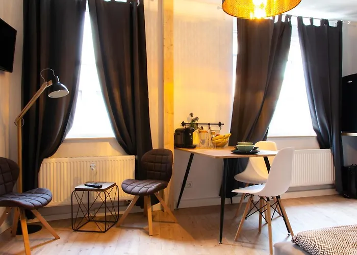 Nuerburgring Industrial Design House, Grosser Garten, Bbq Adenau