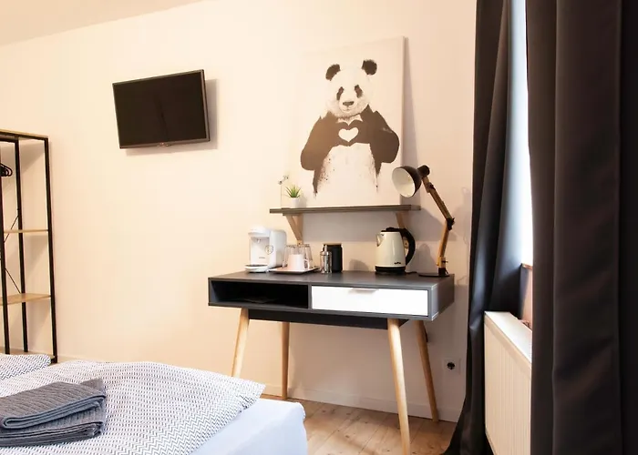 Nuerburgring Industrial Design House, Grosser Garten, Bbq Adenau