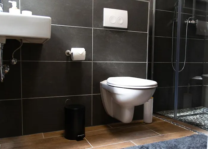 Nuerburgring Industrial Design House, Grosser Garten, Bbq