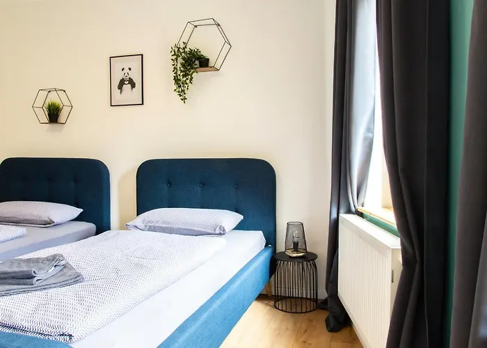 Nuerburgring Industrial Design House, Grosser Garten, Bbq