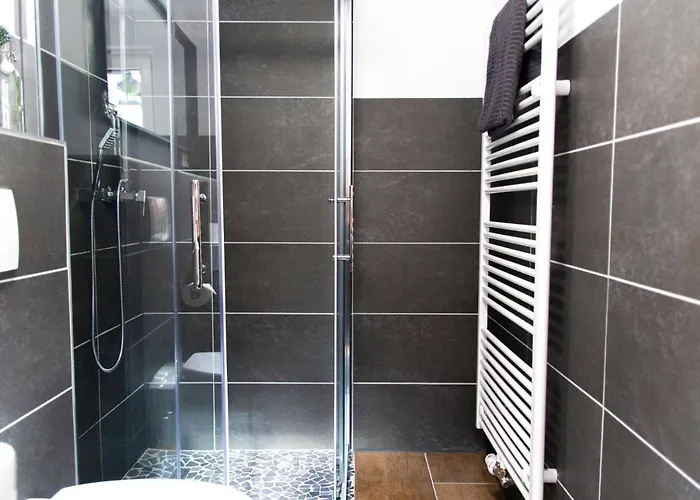 Nuerburgring Industrial Design House, Grosser Garten, Bbq Lejlighed