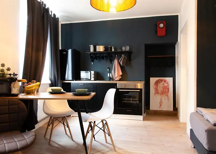 Nuerburgring Industrial Design House, Grosser Garten, Bbq *