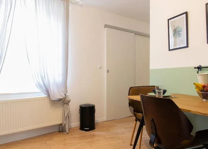 Nuerburgring Industrial Design House, Grosser Garten, Bbq